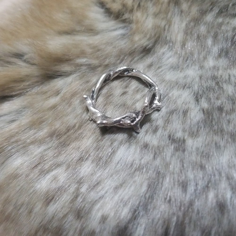Dixi Thorn / Branch Wrap Gothic Midi Ring
